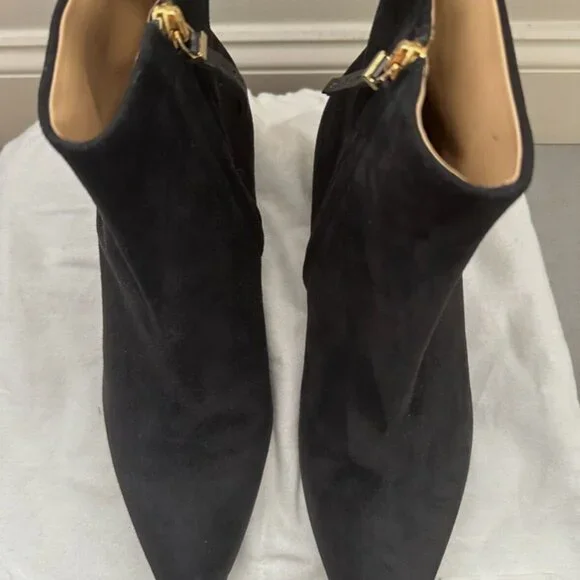 THE ROW $1290 black suede ankle boot, size 41 made in Italy